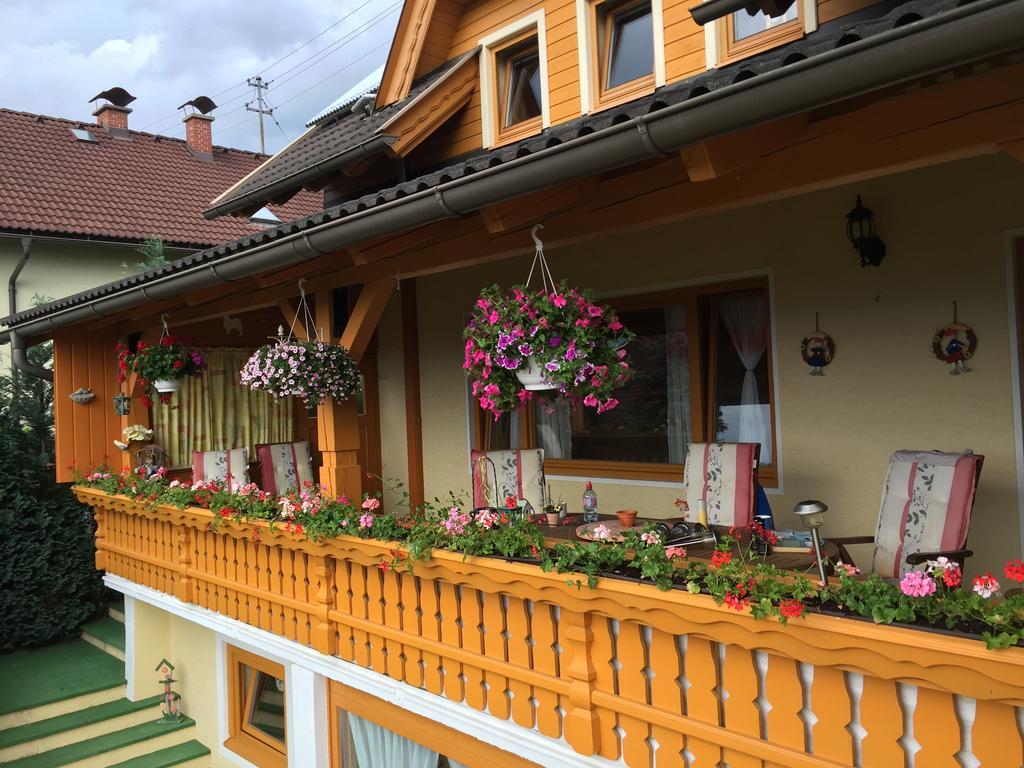 Landhaus Seeblick Hotel Millstatt Exterior photo