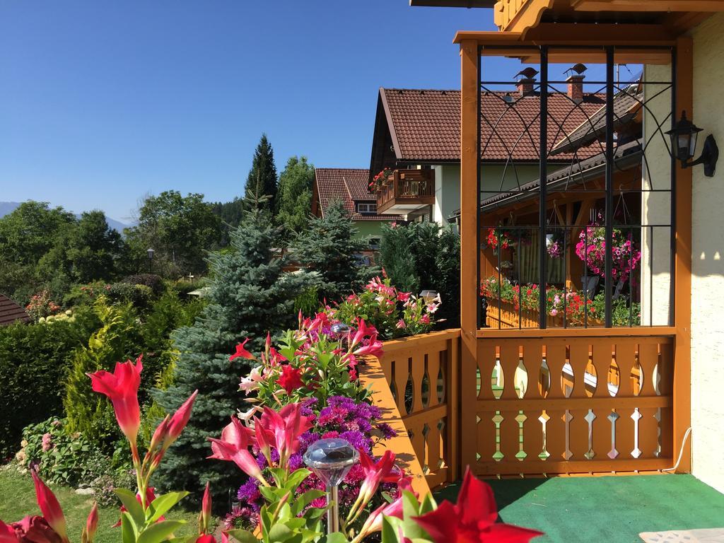 Landhaus Seeblick Hotel Millstatt Exterior photo