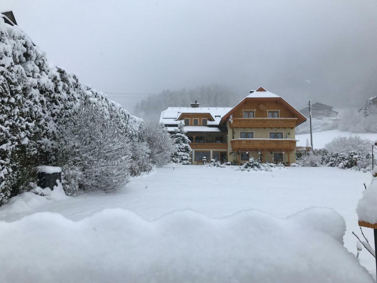 Landhaus Seeblick Hotel Millstatt Exterior photo